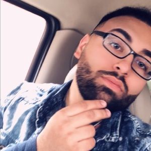 Meet your Posher, Akash